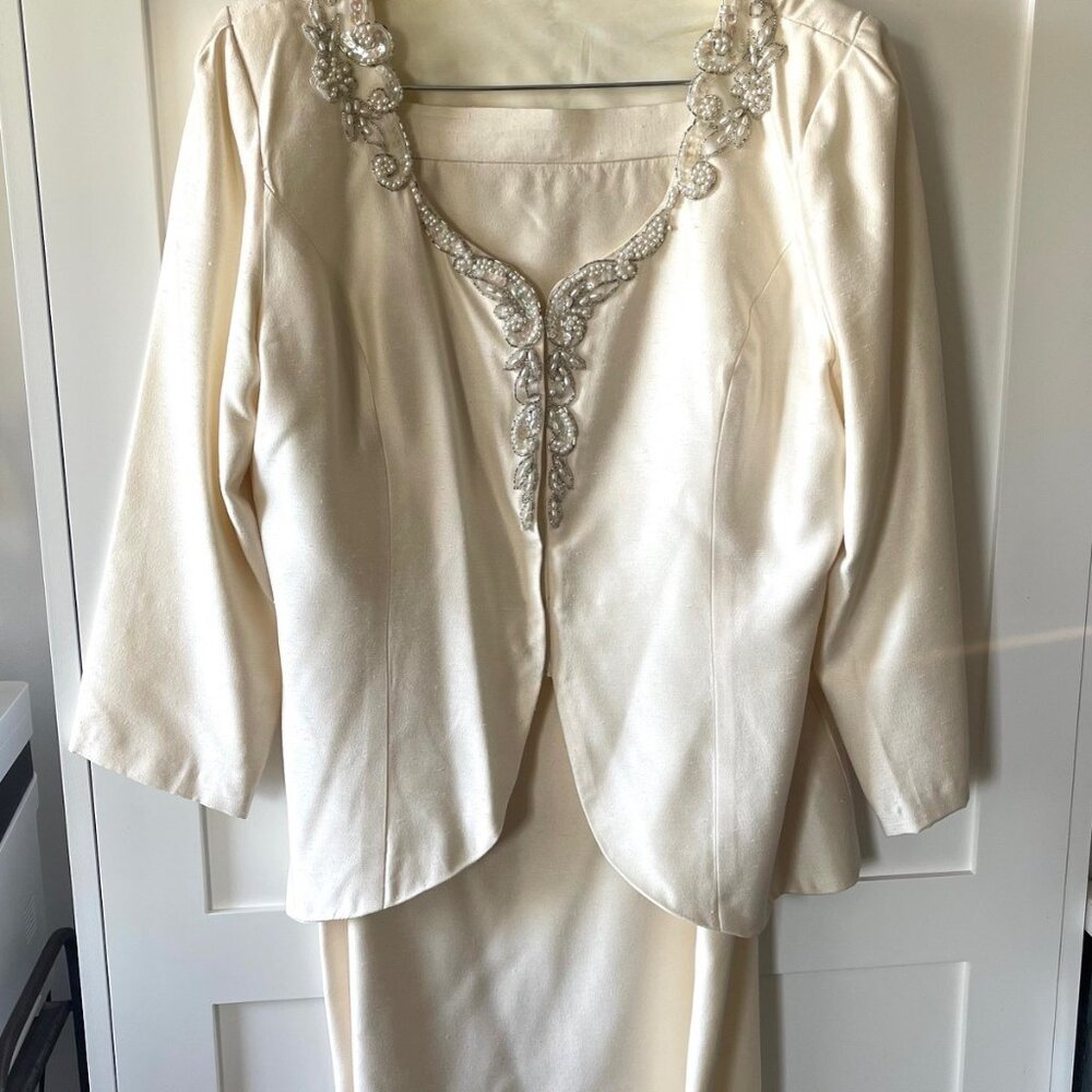 Cream Formal Beaded Women's Two PC Dress. Jacket and Skirt - Size 16